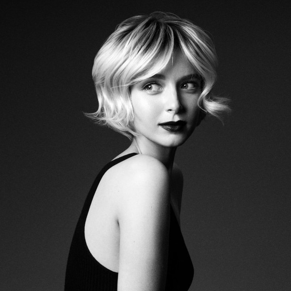 A cool bob haircut for wavy hair.