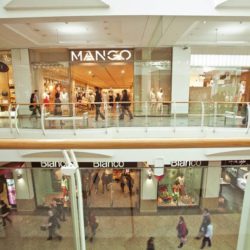 Diagonal Mar Centre Comercial Stores