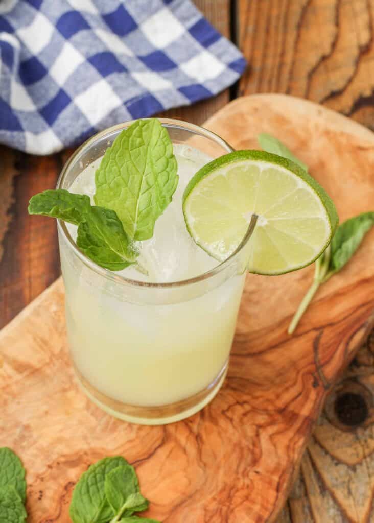 mint and lime in mojito cocktail