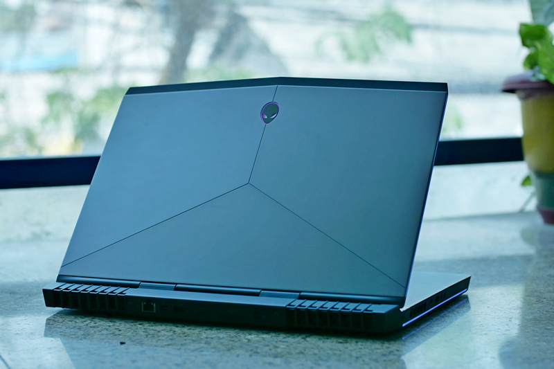 Alienware 15 R3 (2017) Review: Hits the G-Spot for Gaming