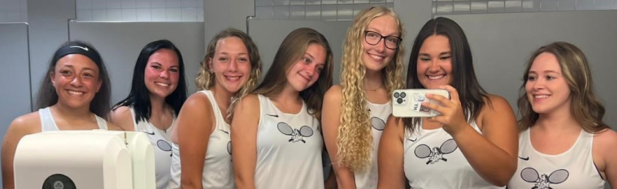 Photograph of the 2023-24 Mount Aloysius College tennis team.