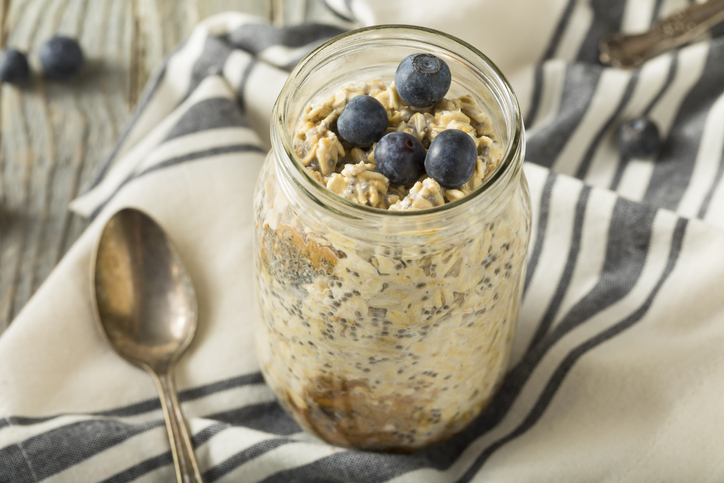 oats and berries are foods that reduce bloating