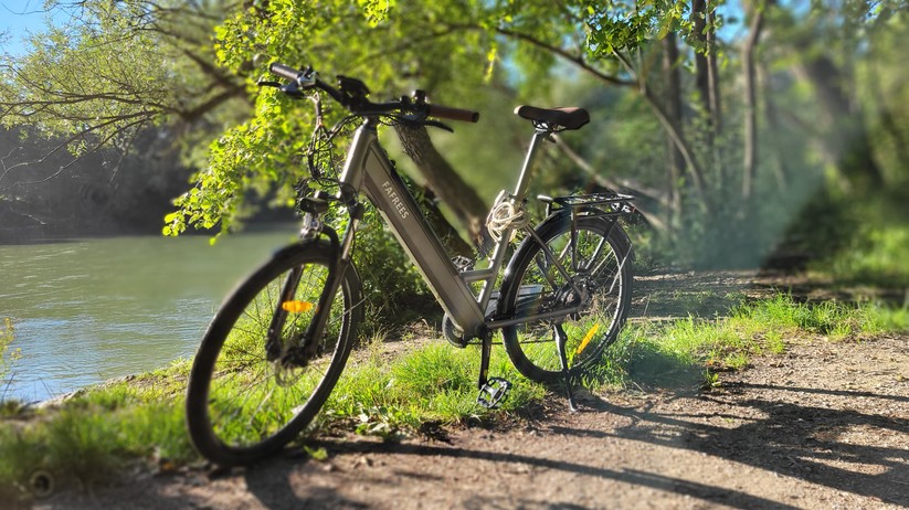 Fafress F26 Pro: City-E-Bike mit 26"-Bereifung, Tiefeinsteiger, App, Bremslicht