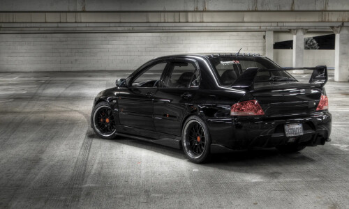 Mitsubishi Lancer Evolution IX #6