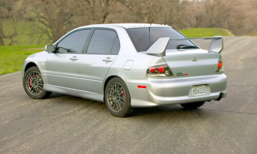 Mitsubishi Lancer Evolution IX #13