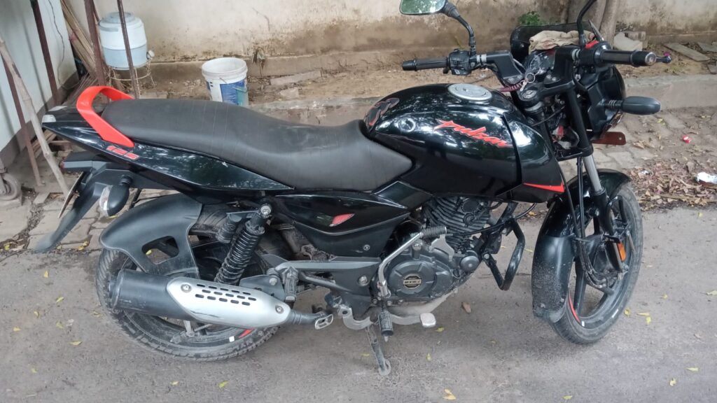 Buy Second Hand Bajaj Pulsar 125 in Delhi | Buy Second Hand Bajaj Bike in Delhi.