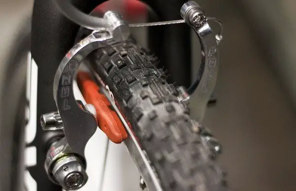 touring bike brakes