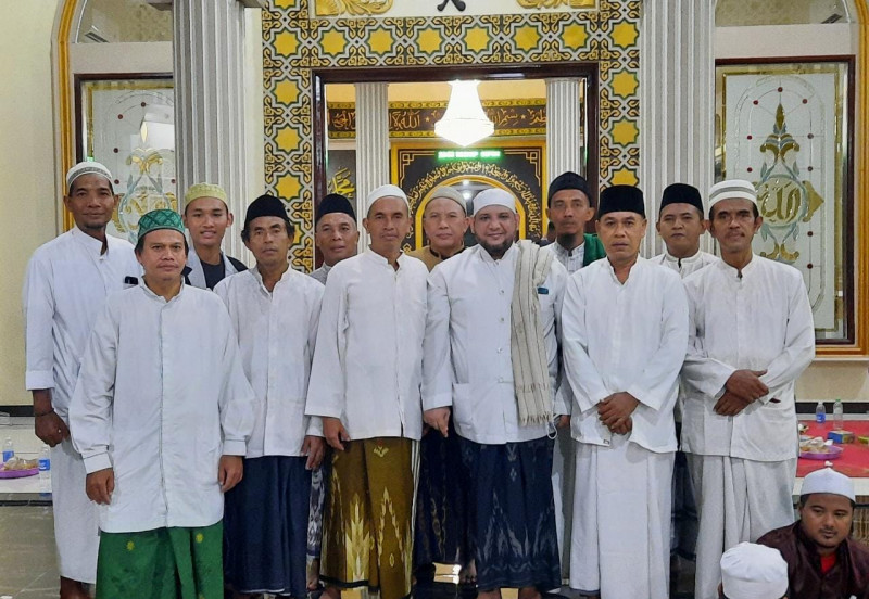 Mencintai Rasulullah dengan Memuliakan Keturunan-Nya (Hari ke-7 (725))