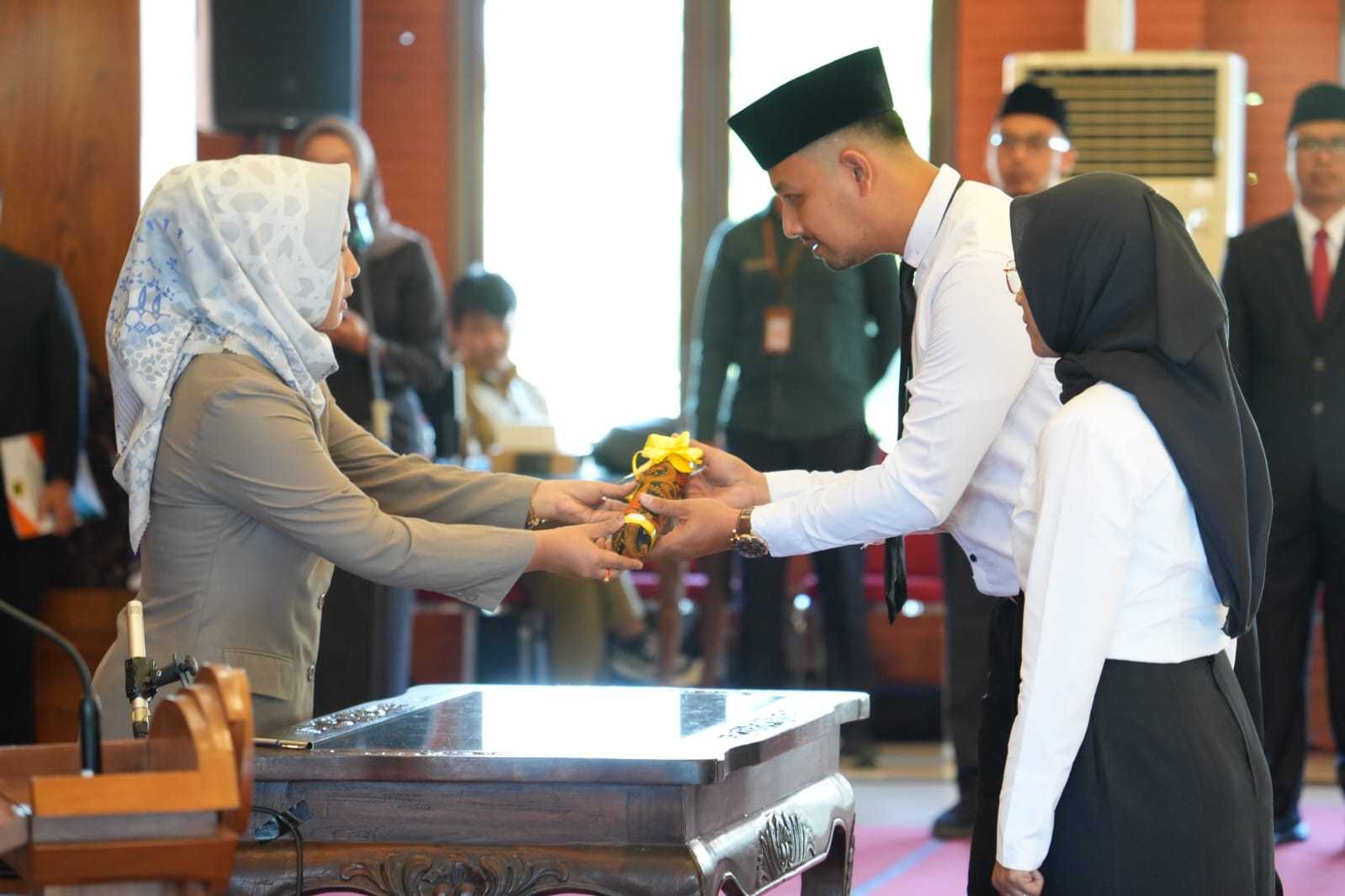 LANTIK PEJABAT FUNGSIONAL ASN DAN PPPK GURU, WALI KOTA MOJOKERTO TEKANKAN PERAN PENDIDIK WUJUDKAN GENERASI EMAS 2045