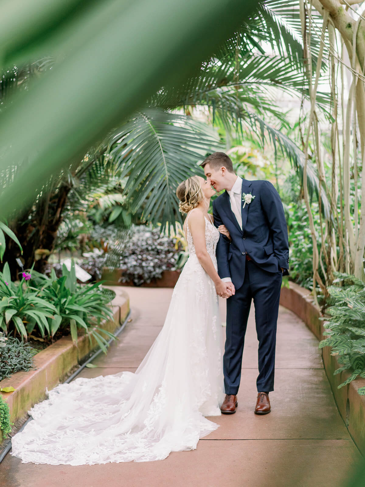 Chicago Wedding Photo Location | Garfield Park Conservatory