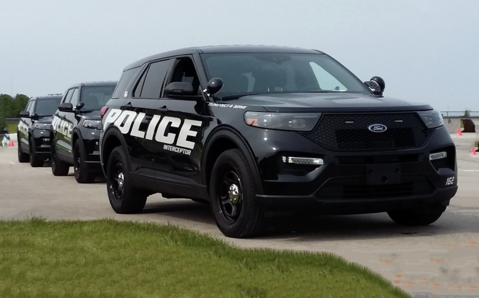 2022 Ford Explorer Interceptor Tire Size