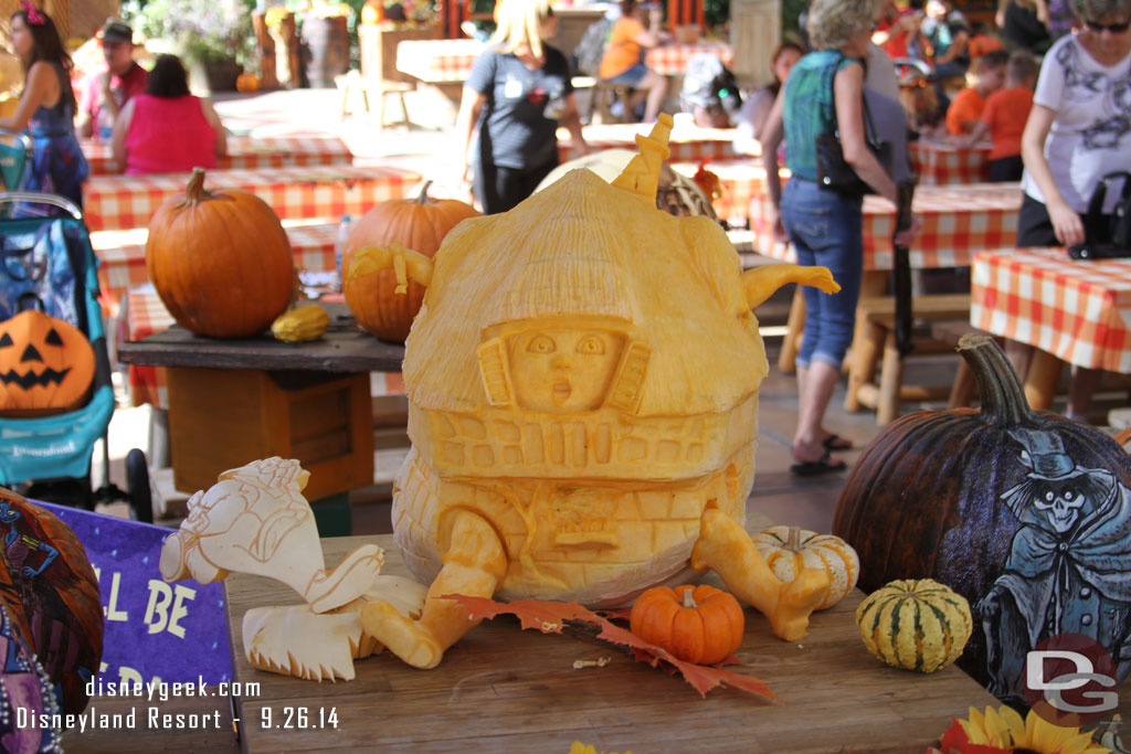 Disneyland Pumpkin 2014 - Alice in Wonderland