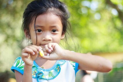 send money to the philippines like this filipina girl