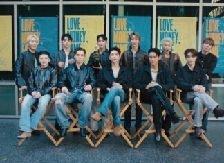 SEVENTEEN trả lời phỏng vấn với Tetris Kelly của Billboard ở hậu trường lễ trao giải Billboard Music Awards 2024 (Ảnh: Internet)