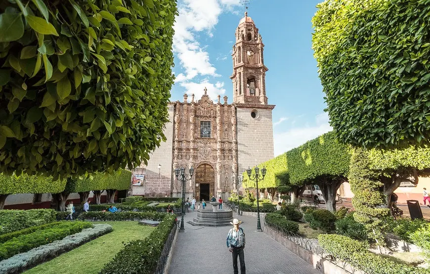 San Miguel de Allende, Guanajuato, Mexico (with Map & Photos)