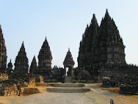  Candi Prambanan