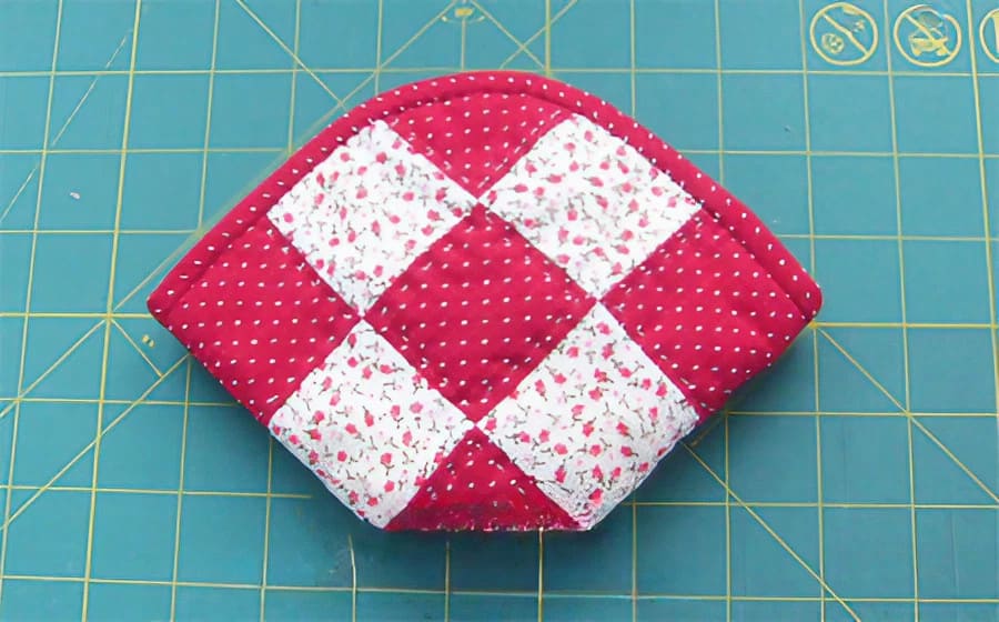 Patchwork Zipper Pouch Tutorial