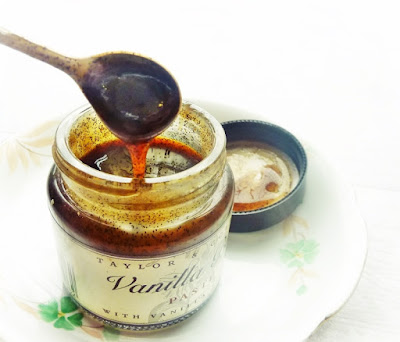 vanilla-seeds-in-paste