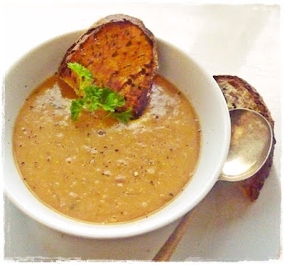 pease pudding soup and garlic bread