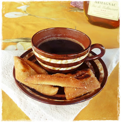 coffee and beignets