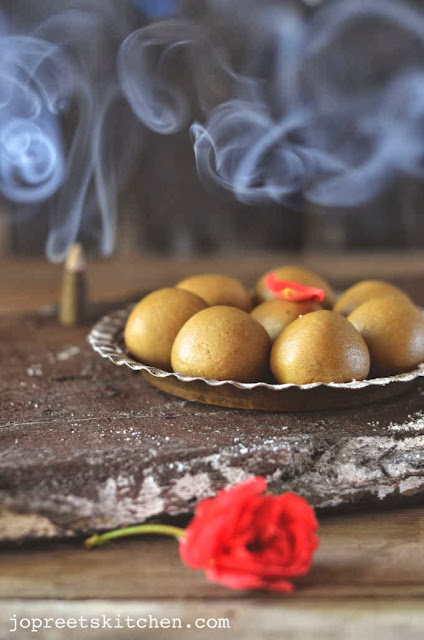 Bajra & Paneer Ladoo (Pearl Millet & Cottage Cheese Ladoo)