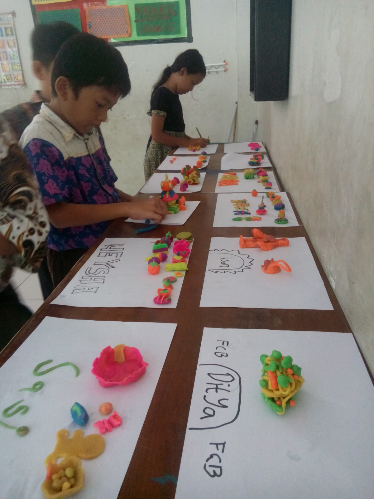 Paktik Membuat Karya Seni 3 Dimensi Kelas  3B SD  Labschool 