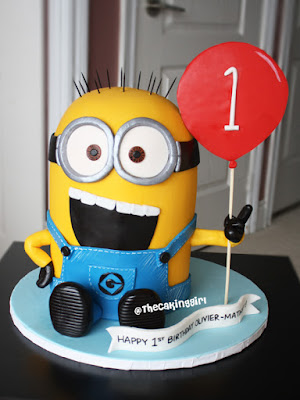 3d despicable me minion birthday cake holding balloon