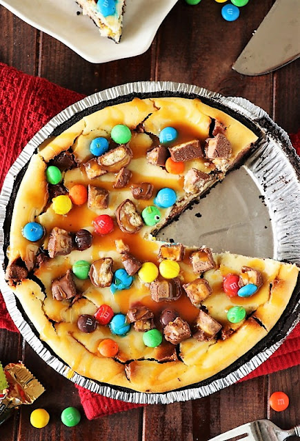 Candy Bar Cheesecake Pie picture