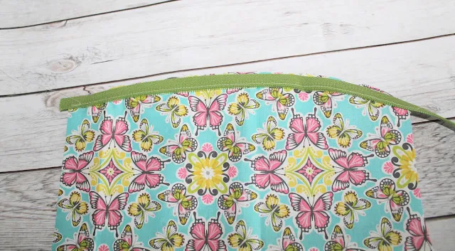 curved top zipper pouch tutorial