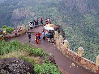 Ooty Hill Station - Ooty Places to Visit