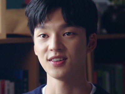 Ji Woo is portrayed by the Korean actor Han Hyun Jun (한현준).