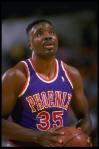 1988-1989:  Forward Armon Gilliam of the Phoenix Suns looks to shoot the ball during a game. 

Credit: Mike Powell  /Allsport