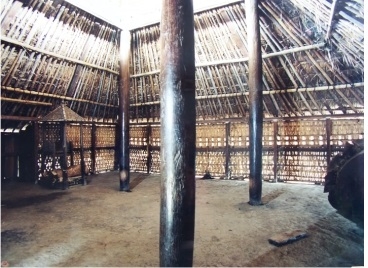 Foto bagian dalam Masjid Bayan Lombok