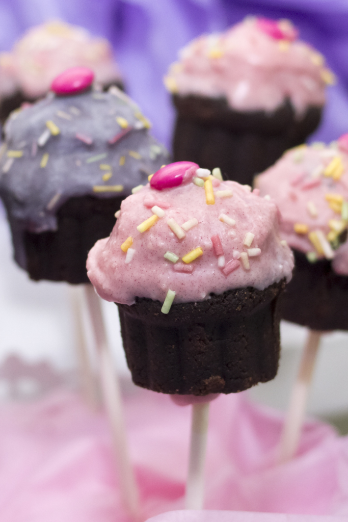 bridal shower cake pops 