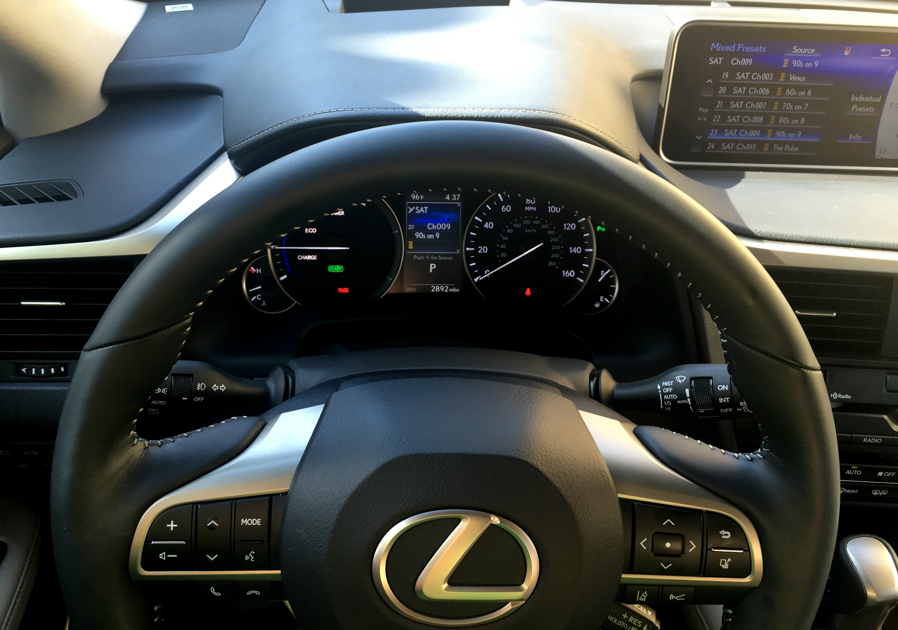 Lexus RX 450h interior