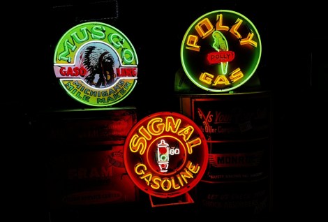 Neon Musgo, Polly, and Signal Gasoline Signs