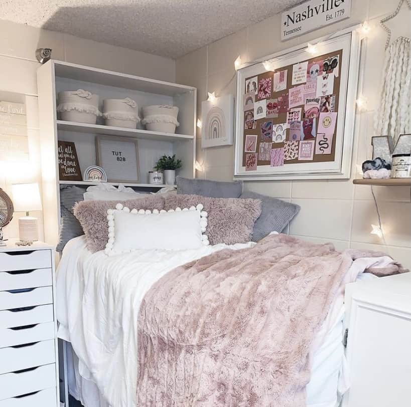 15 Genius Dorm Wall Decor Ideas That Are Insanely Cute - By Sophia Lee