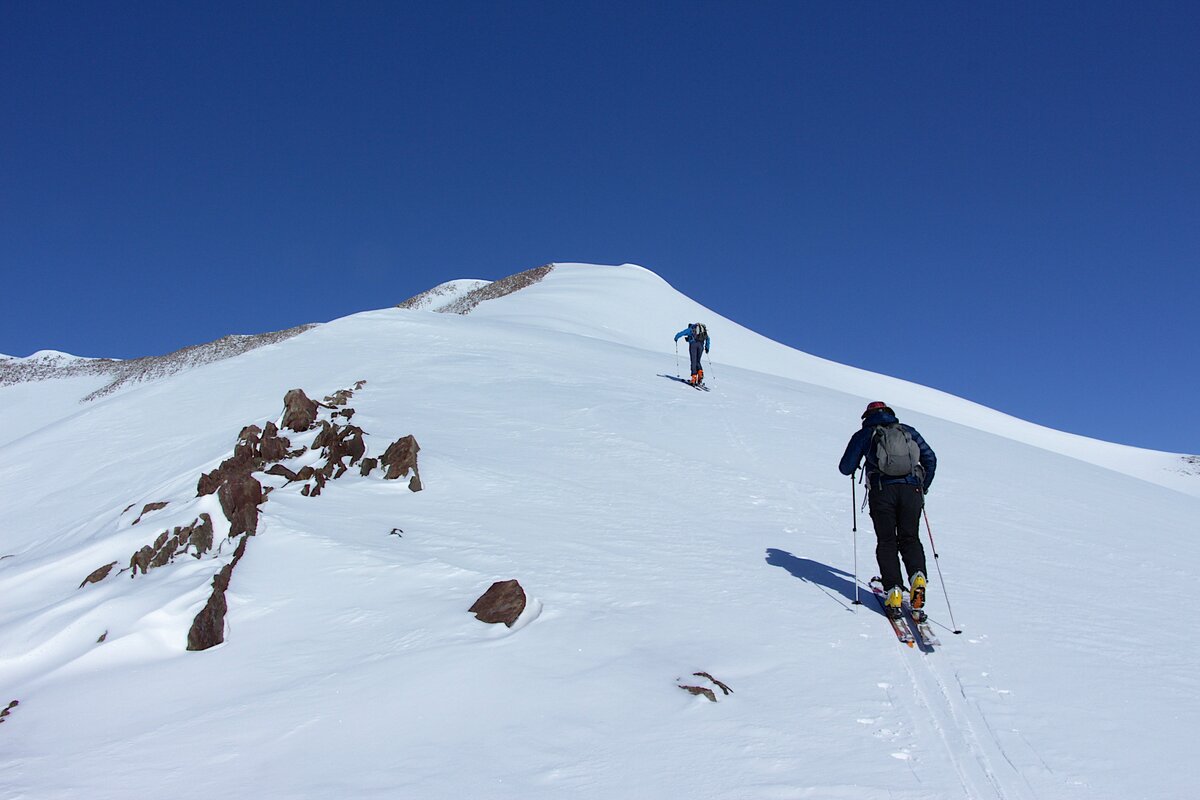 Setting an up-track to a potential ski slope