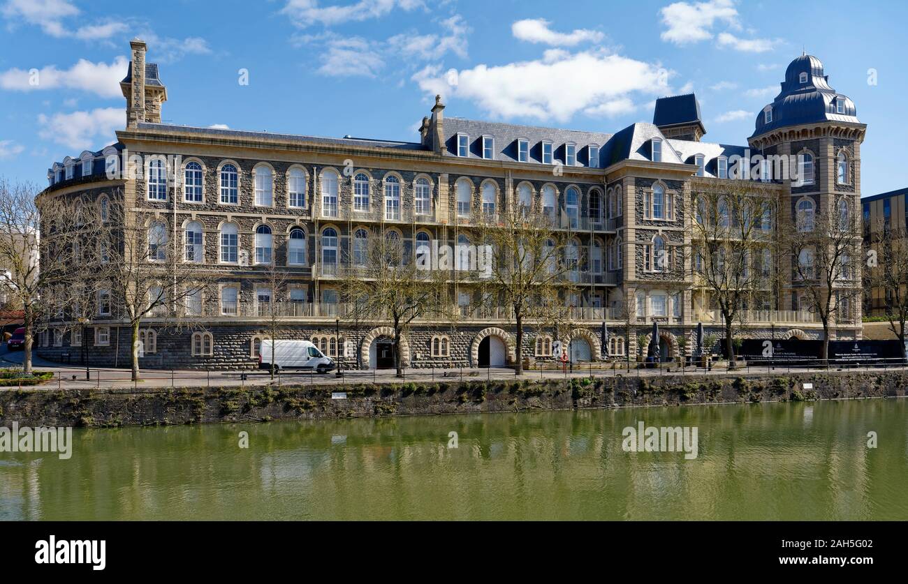 Bristol General Hospital, Guinea Street, Harbourside, Bristol  Opened in 1858, closed as a Hospital in 2012 and now Modern Apartments Stock Photo