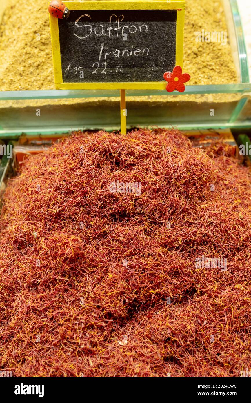 Iranian saffron (safran) at the Egyptian Bazaar in Istanbul, Turkey. Stock Photo