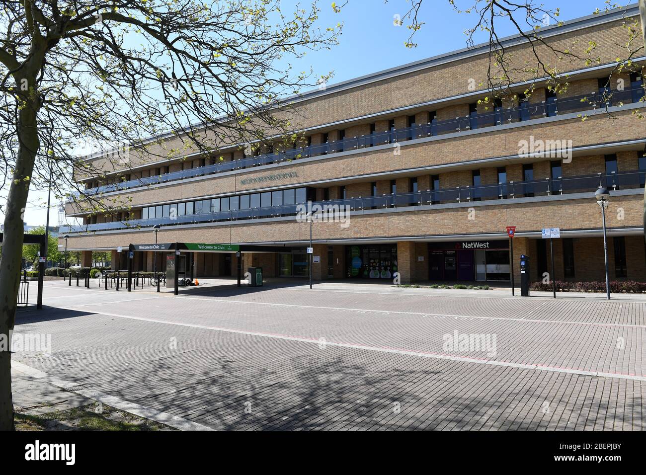 Milton Keynes Centre MK shops entrance civic offices library Stock Photo