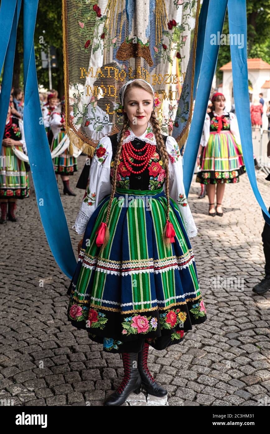 Folk dress hi-res stock photography and images - Alamy