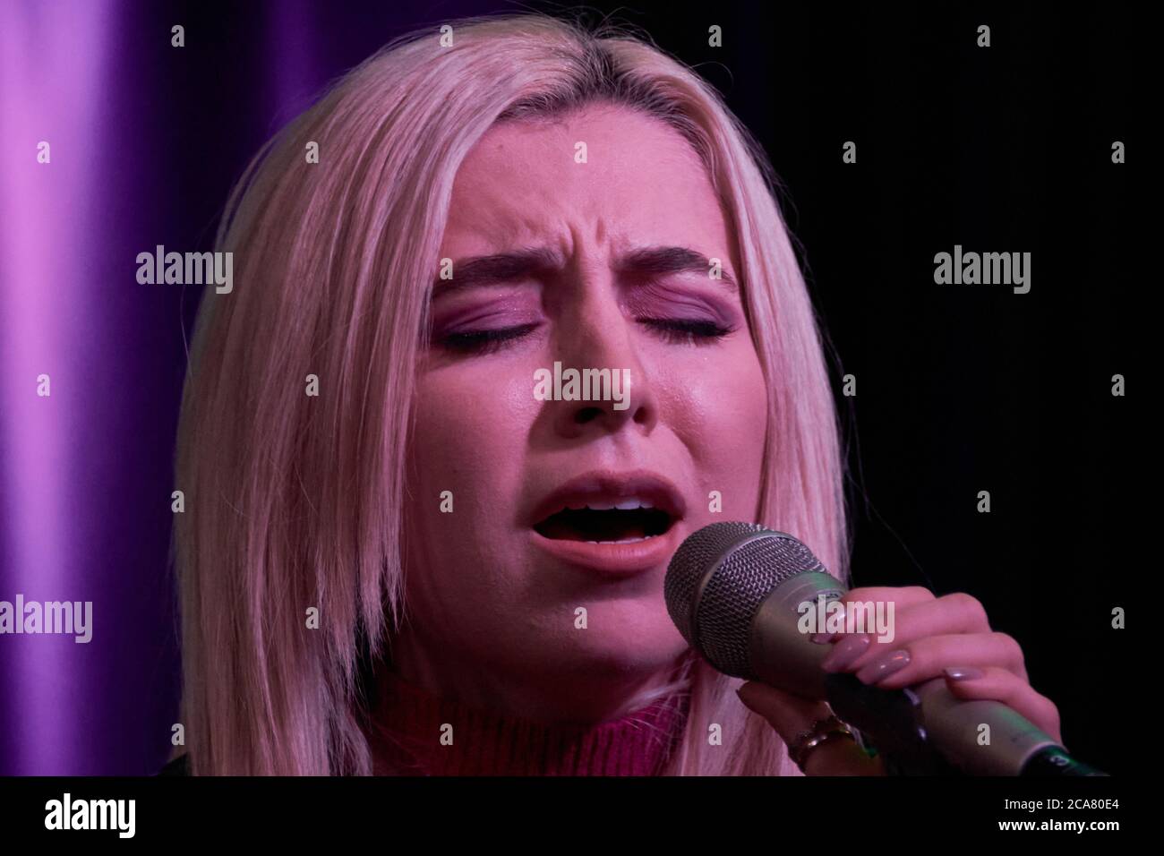 Ava max music hi-res stock photography and images - Alamy