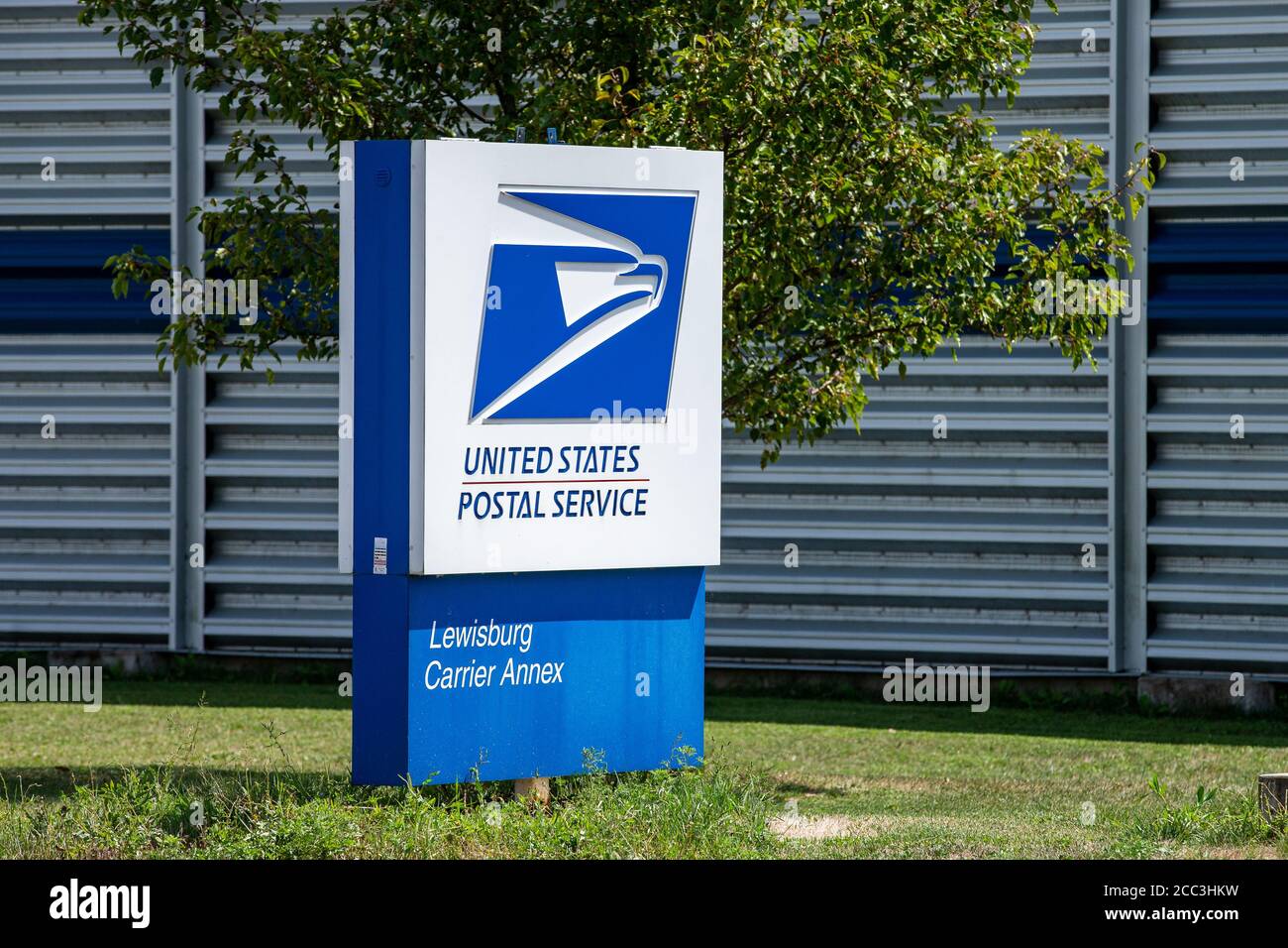 Lewisburg, United States. 17th Aug, 2020. A sign with the United States Postal Service (USPS) logo is outside of the Lewisburg Carrier Annex near Lewisburg, Pennsylvania. Democrats have alleged that the Trump-appointed Postmaster General is purposefully attempting to slow down mail delivery ahead of the 2020 general election. (Photo by Paul Weaver/Pacific Press) Credit: Pacific Press Media Production Corp./Alamy Live News Stock Photo