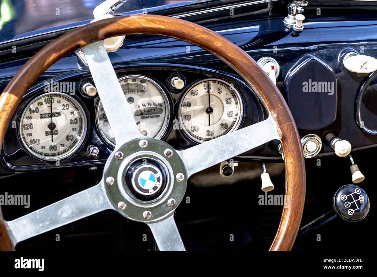 Oldtimer BMW 327/328, Bj, 1938, 1957 cc, 80 hp, close-up of the dashboard with steering wheel Stock Photo