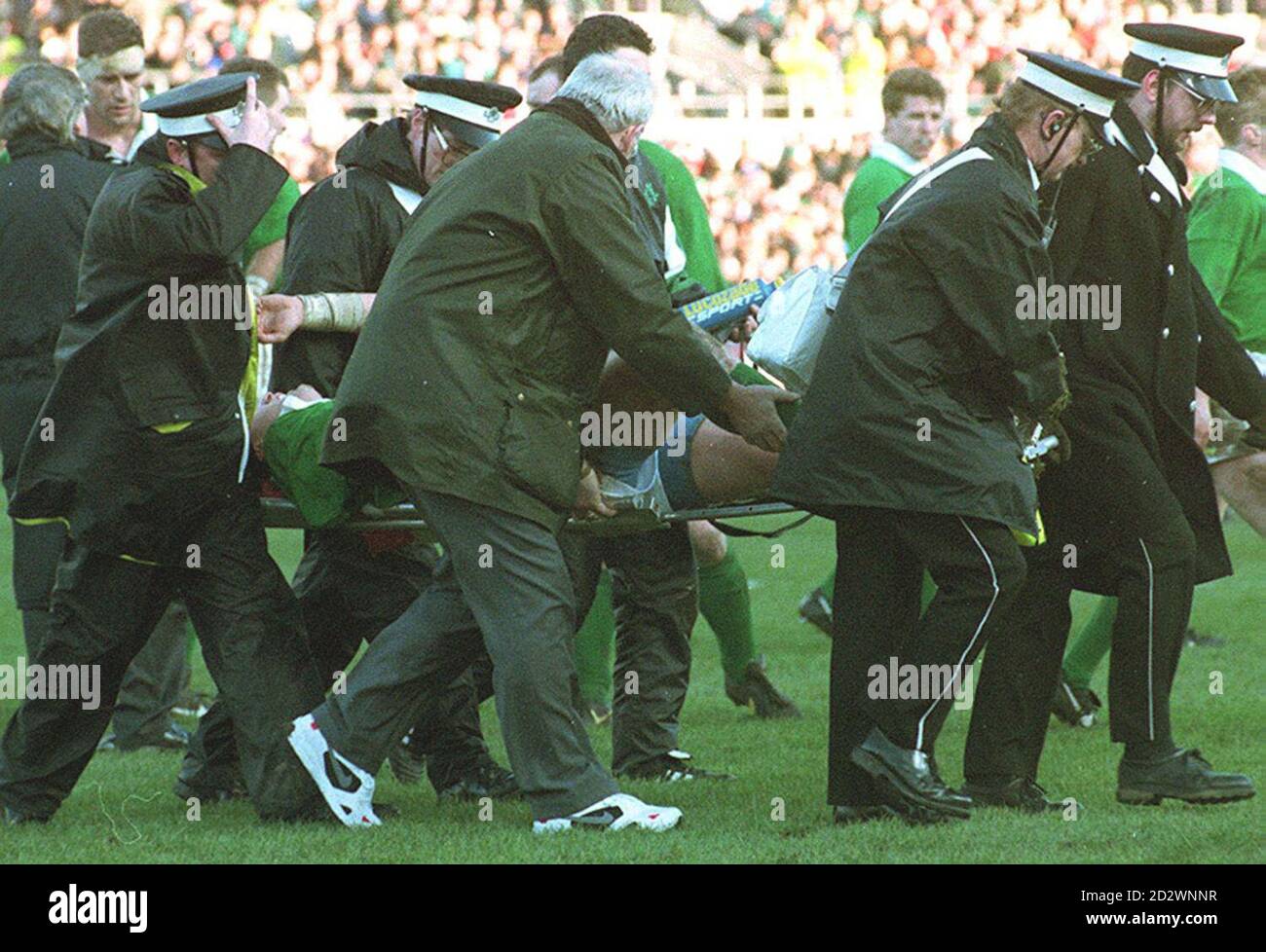 PAP 6 DUBLIN 21.1.95. Ireland's Neil Francis is stretchered off after sustaining a rib injury during  today's (Saturday) Five Nations match against England at Dublin's Lansdown Road. The injury could put  him out of the game for six weeks. PA News, Adam Butler/in Stock Photo