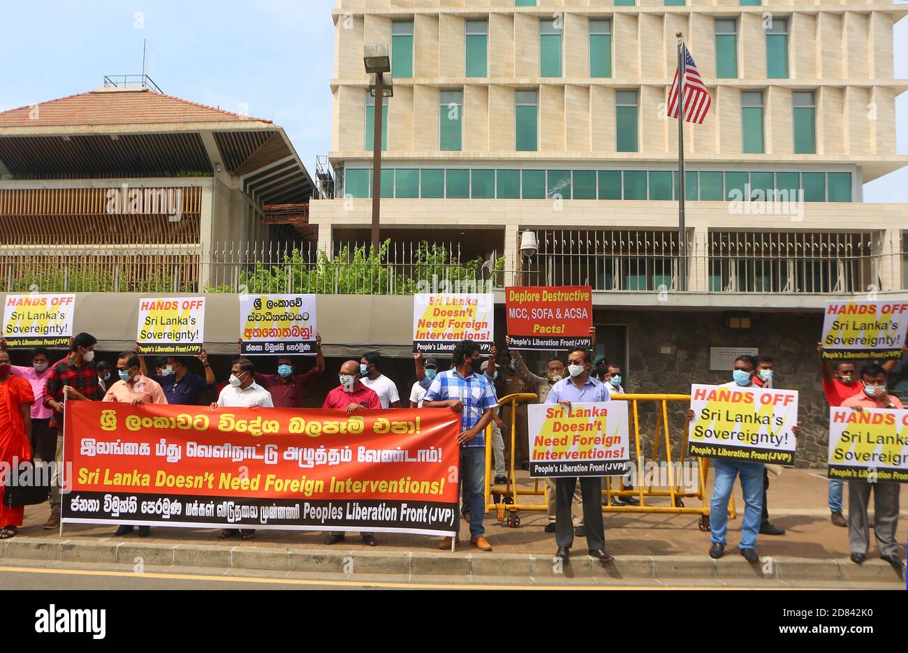 Colombo, Sri Lanka. 27th Oct, 2020. Members of People's Liberation Front party protest outside the U.S. embassy in Colombo, Sri Lanka, October 27, 2020. protest against the U.S. Secretary of State Mike Pompeo's visit to Sri Lanka Credit: Pradeep Dambarage/ZUMA Wire/Alamy Live News Stock Photo