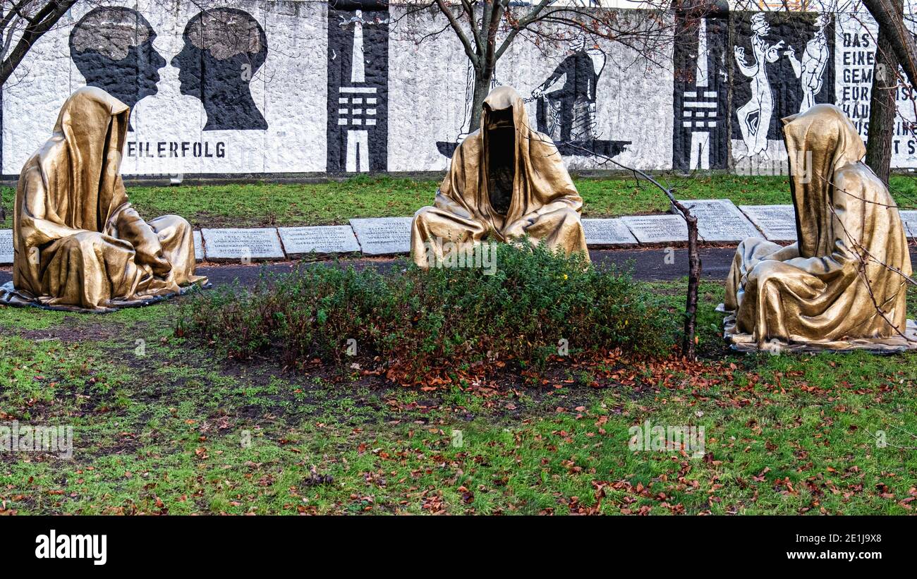 Sculpture “Guardians of Time” by Austrian artist Manfred Kielnhofer at Parliament of Trees Memorial, Schiffbauerdamm promenade, Mitte, Berlin. Stock Photo