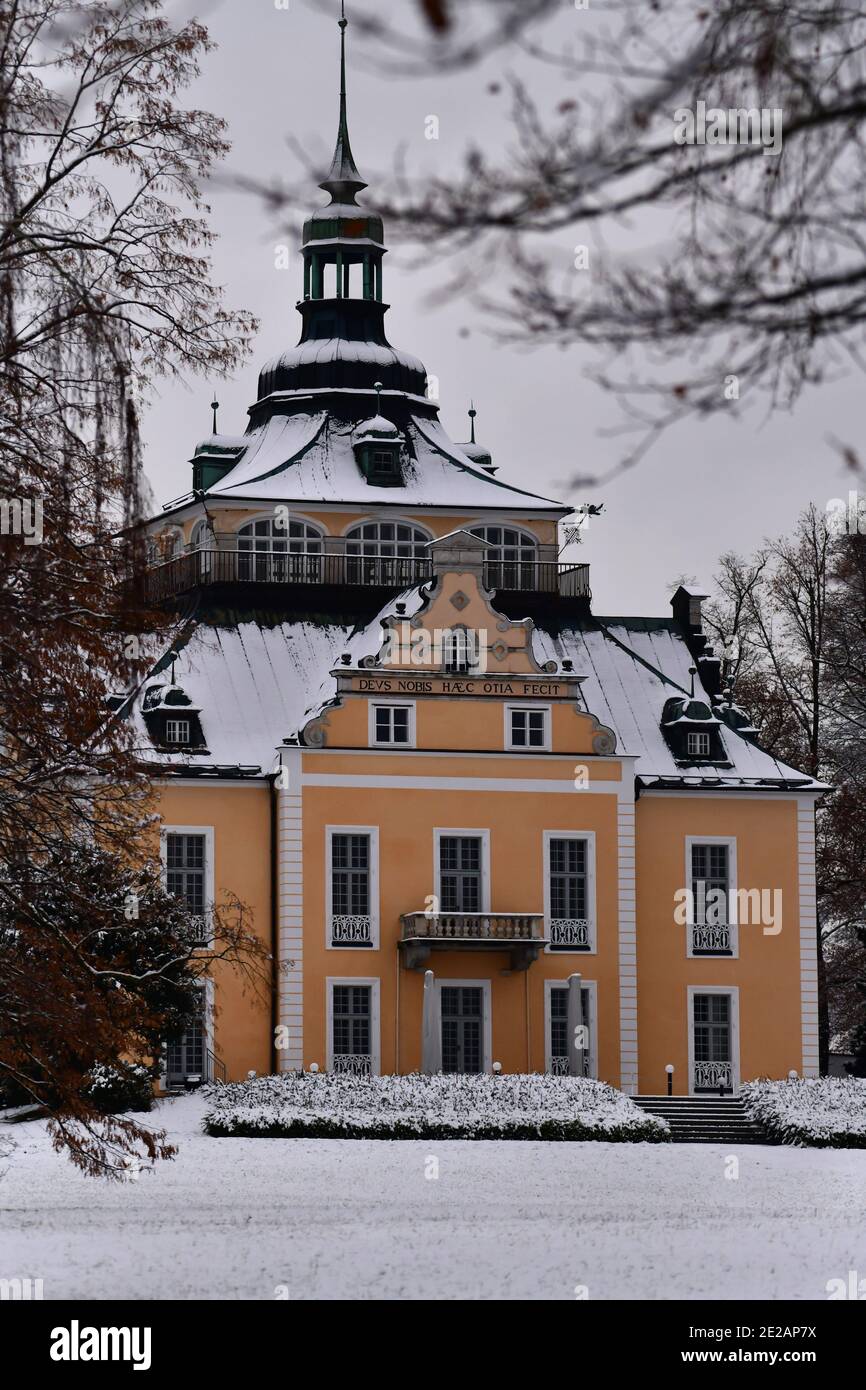 Snow covered Villa Toscana in winter time. Toscanapark, Gmunden, Austria Stock Photo