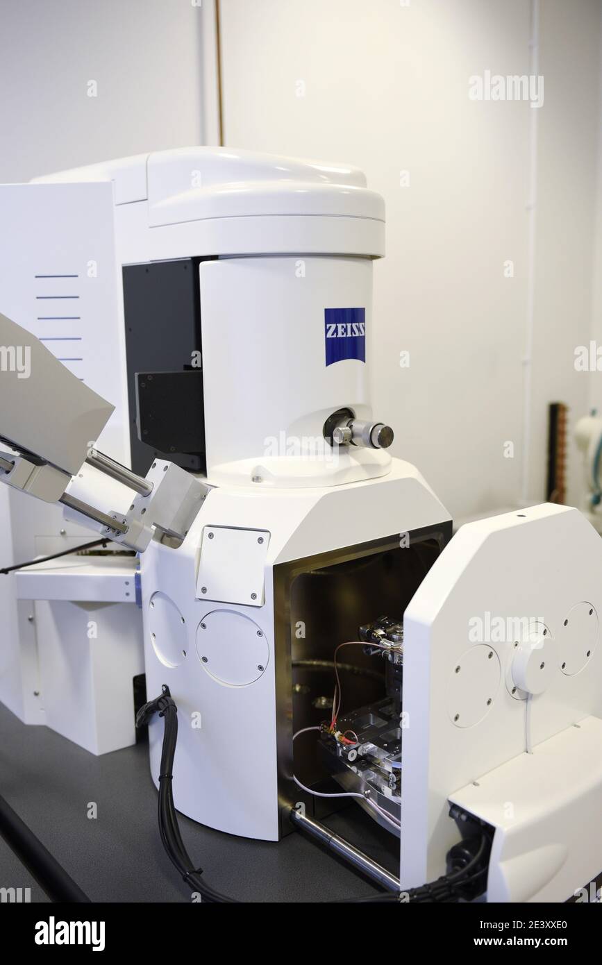 Zeiss EVO 15 Scanning Electron Microscope scanning station in a science lab. It is flexible variable pressure scanning electron microscope or SEM with Stock Photo